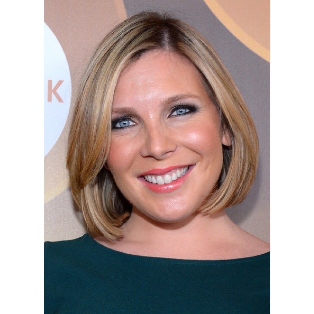 June Diane Raphael Bob Perücke
